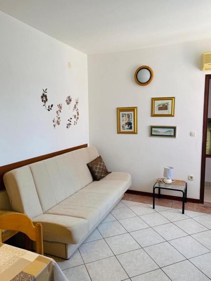 Trapan Apartment Pula Buitenkant foto