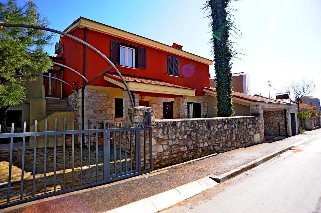 Trapan Apartment Pula Buitenkant foto